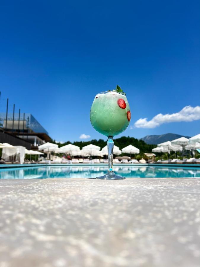 Equos Resort Hotel Tirana Exterior photo
